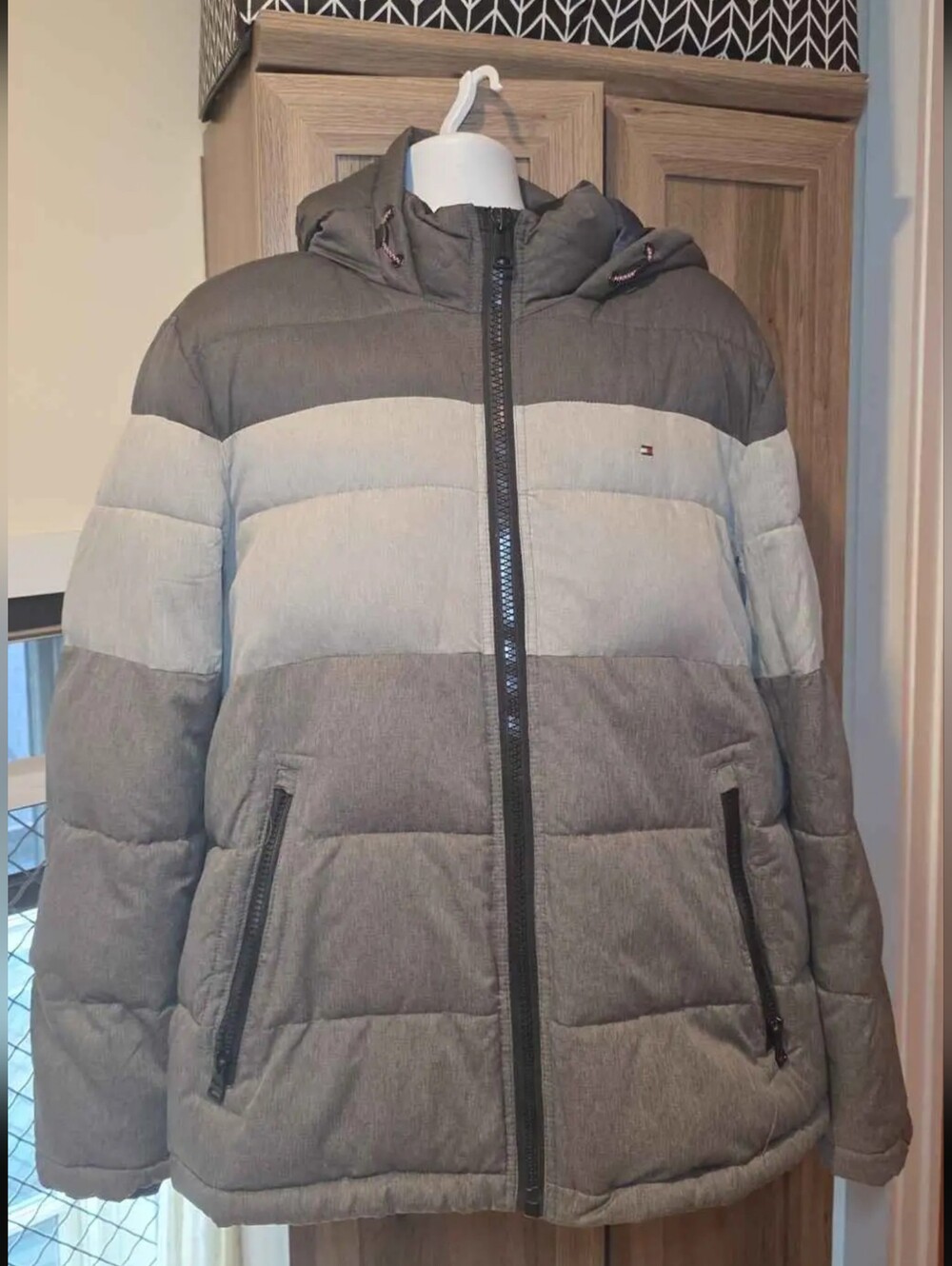 Tommy Hilfiger Men's Gray Colorblock Quilted Puffer Jacket